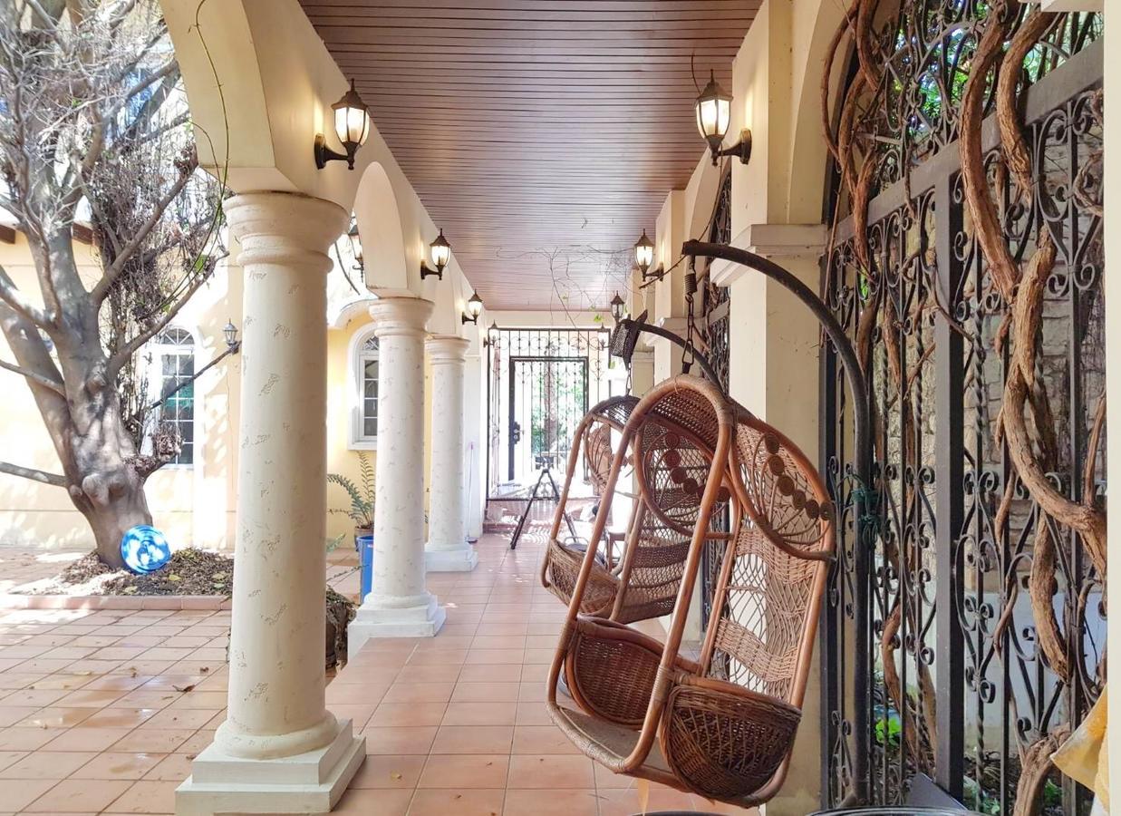 Prompimarn Villa Toscana Bangkok Exterior foto