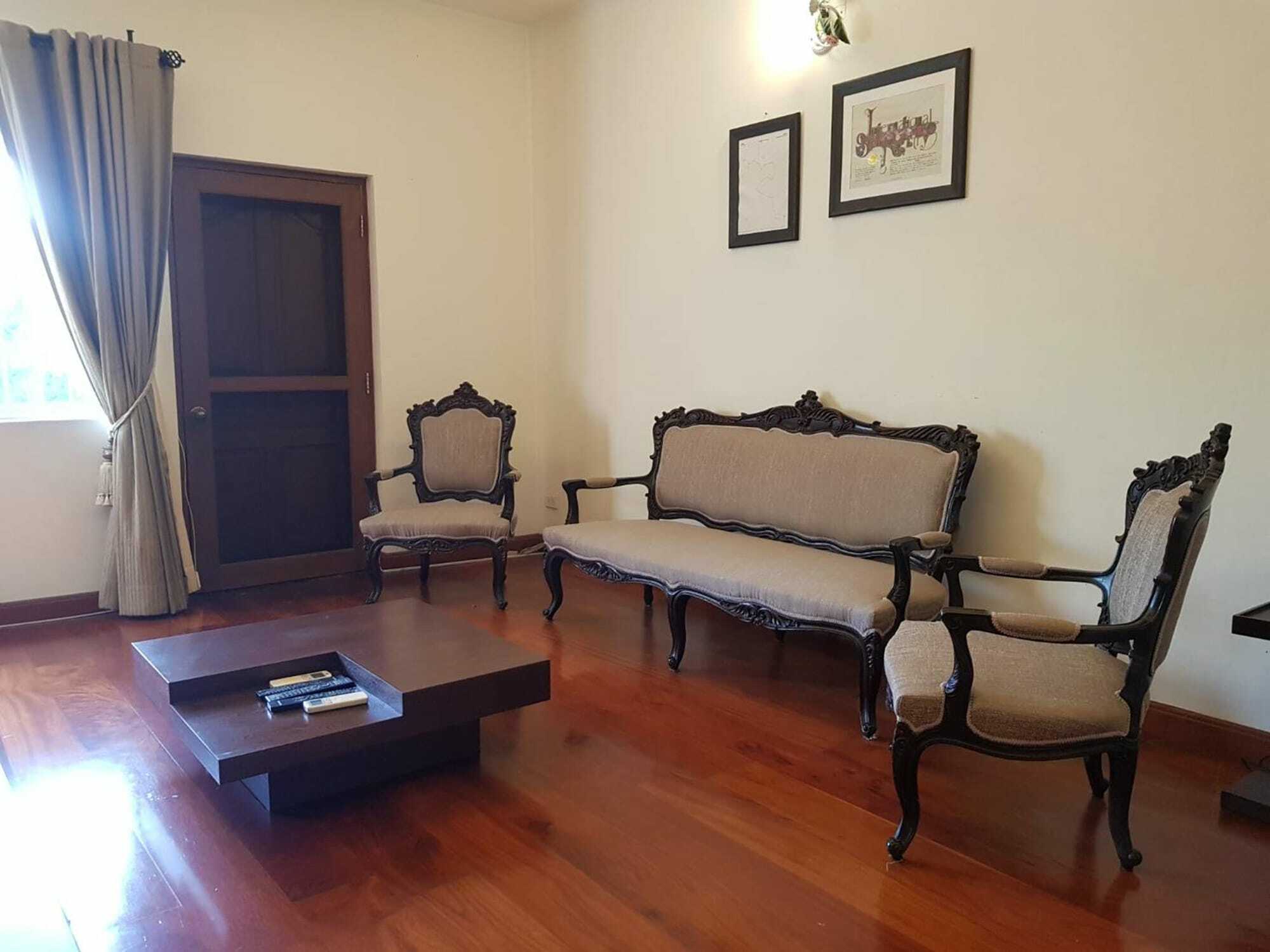 Prompimarn Villa Toscana Bangkok Exterior foto